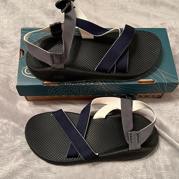 Mens new size 11 two tone Z1 Chaco sandals. main image 4